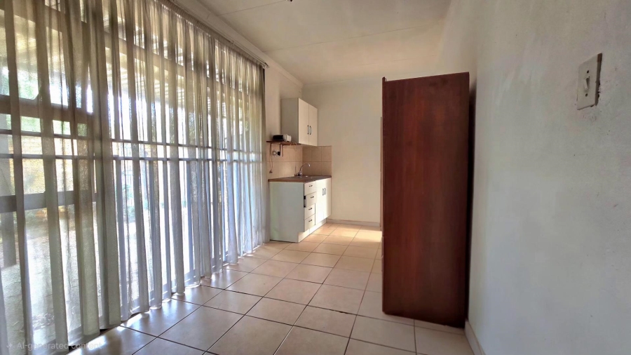 4 Bedroom Property for Sale in Nimrod Park Gauteng