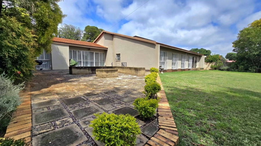 4 Bedroom Property for Sale in Nimrod Park Gauteng