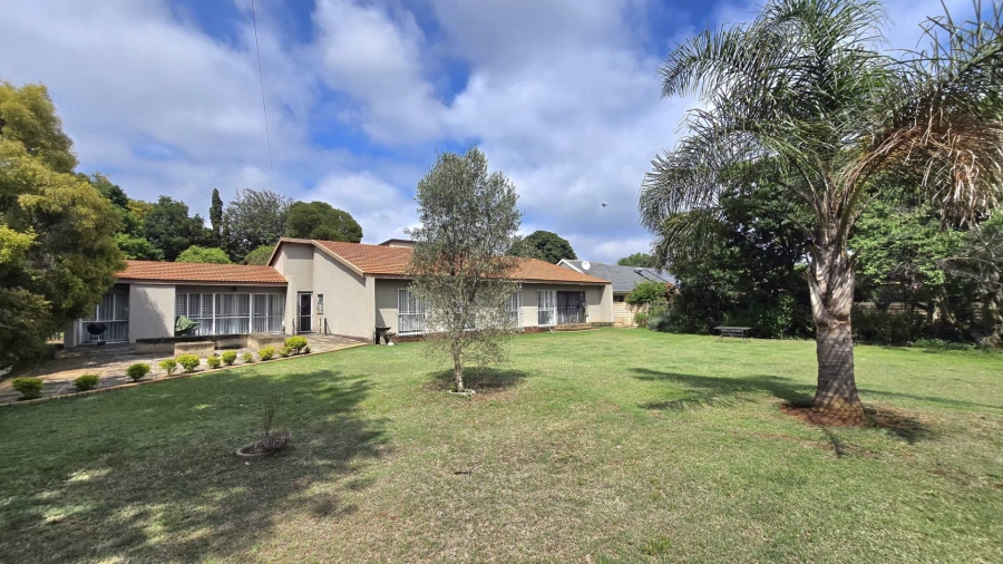 4 Bedroom Property for Sale in Nimrod Park Gauteng