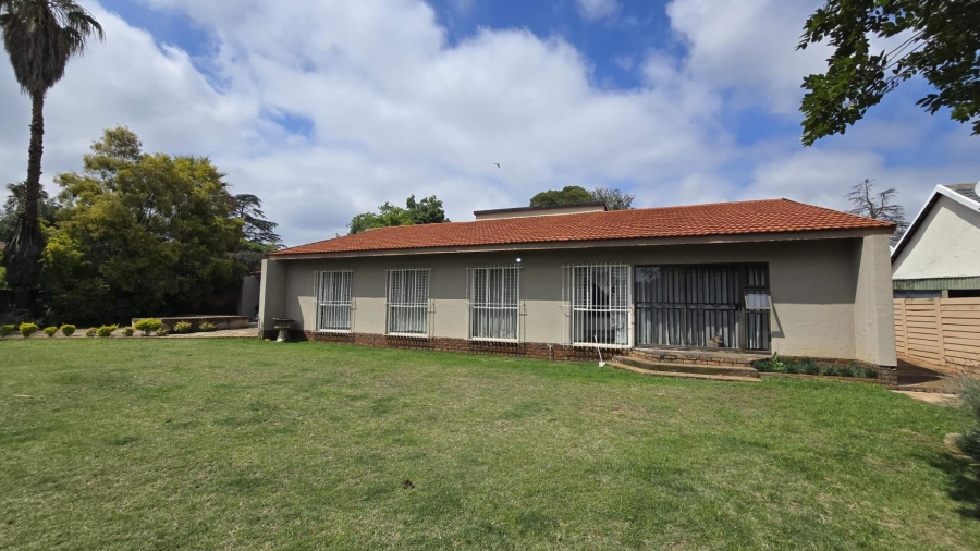 4 Bedroom Property for Sale in Nimrod Park Gauteng