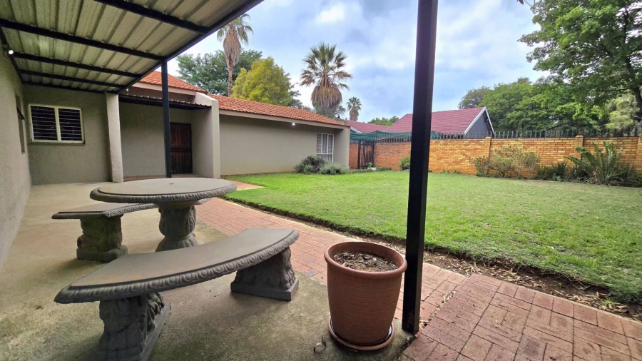 4 Bedroom Property for Sale in Nimrod Park Gauteng