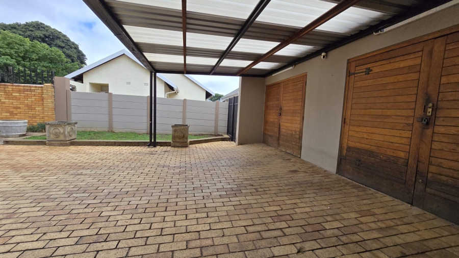 4 Bedroom Property for Sale in Nimrod Park Gauteng