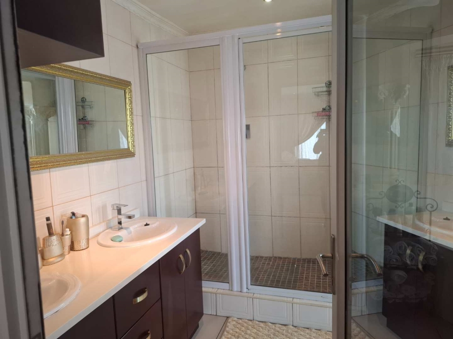 4 Bedroom Property for Sale in Winchester Hills Gauteng