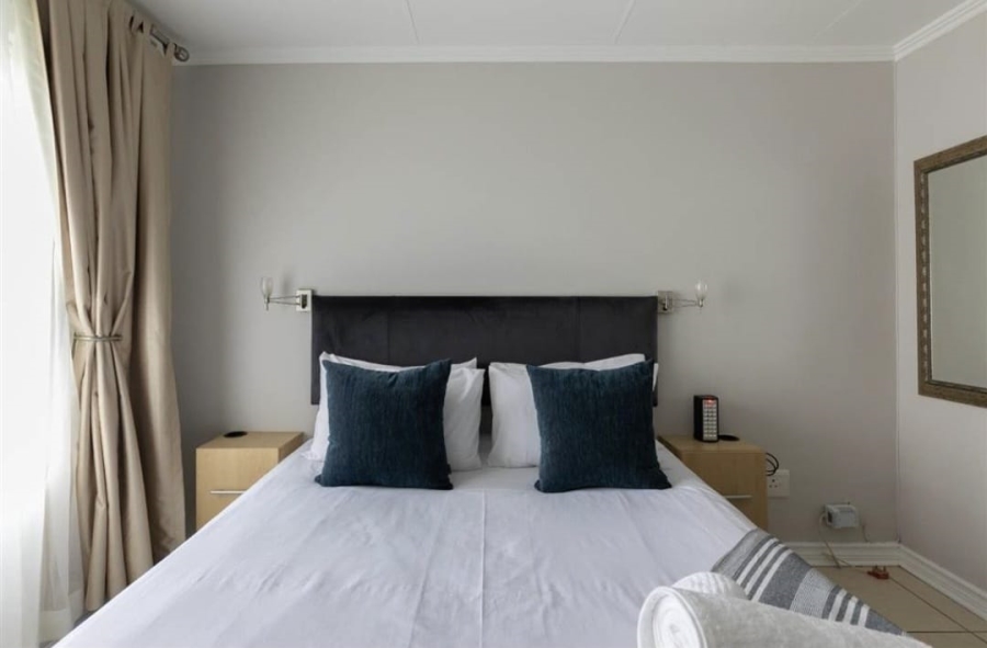 To Let 2 Bedroom Property for Rent in Sandown Gauteng