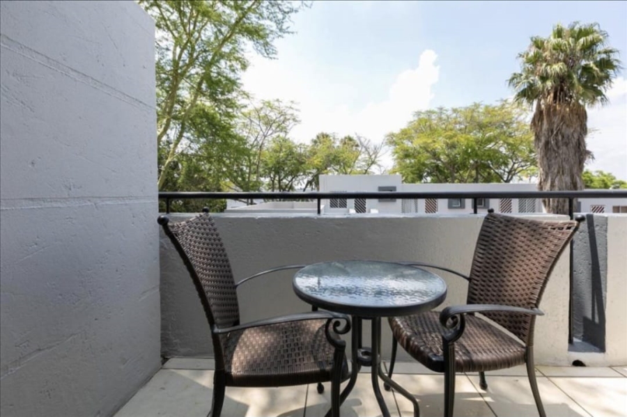 To Let 2 Bedroom Property for Rent in Sandown Gauteng