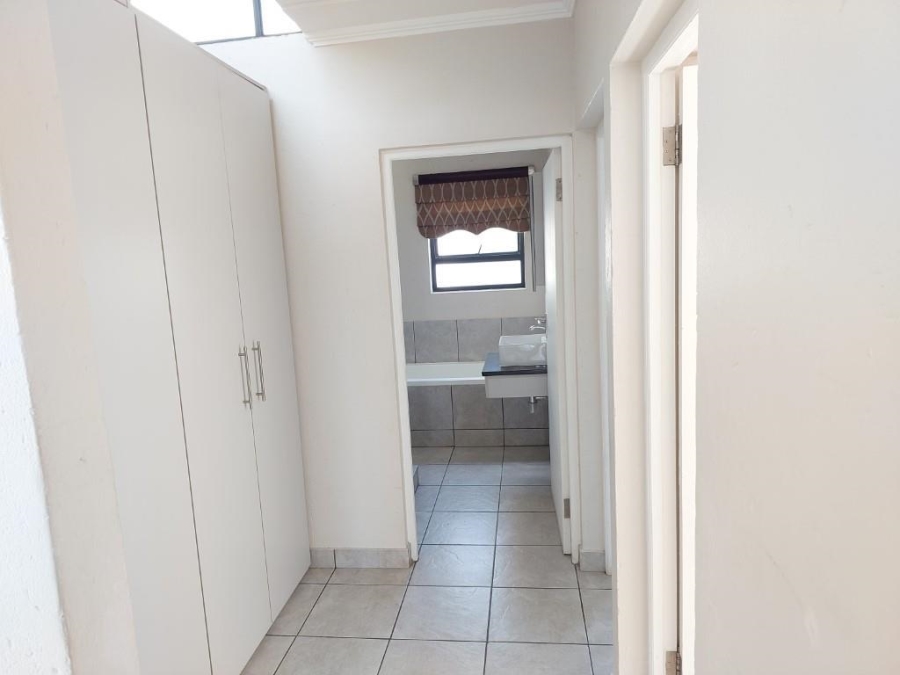 3 Bedroom Property for Sale in Lonehill Gauteng