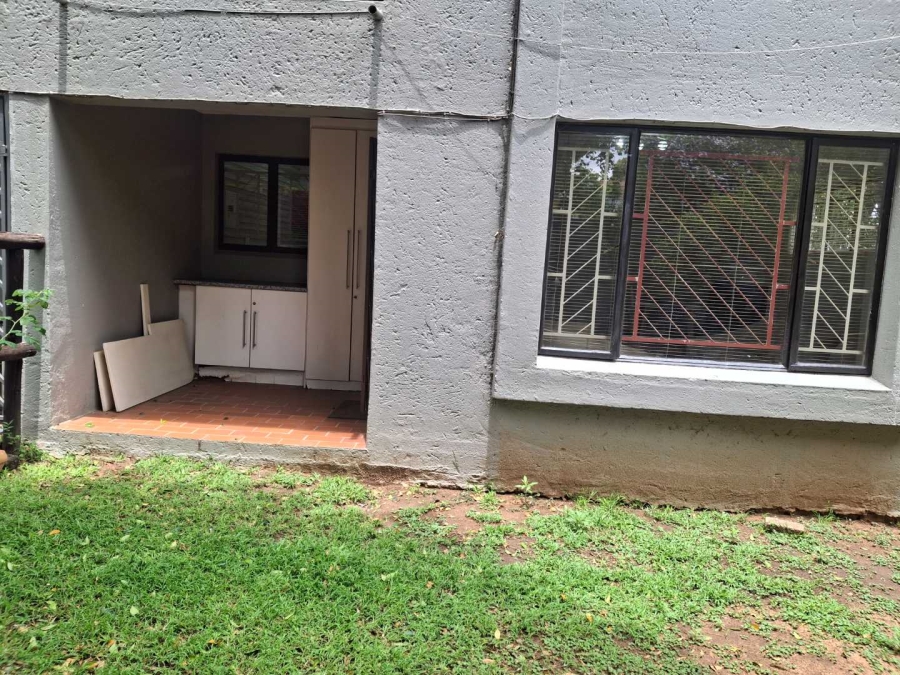 To Let 1 Bedroom Property for Rent in Benmore Gardens Gauteng