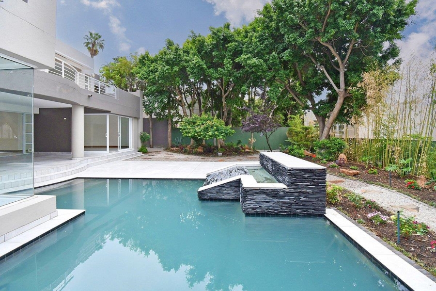 To Let 6 Bedroom Property for Rent in Sandhurst Gauteng