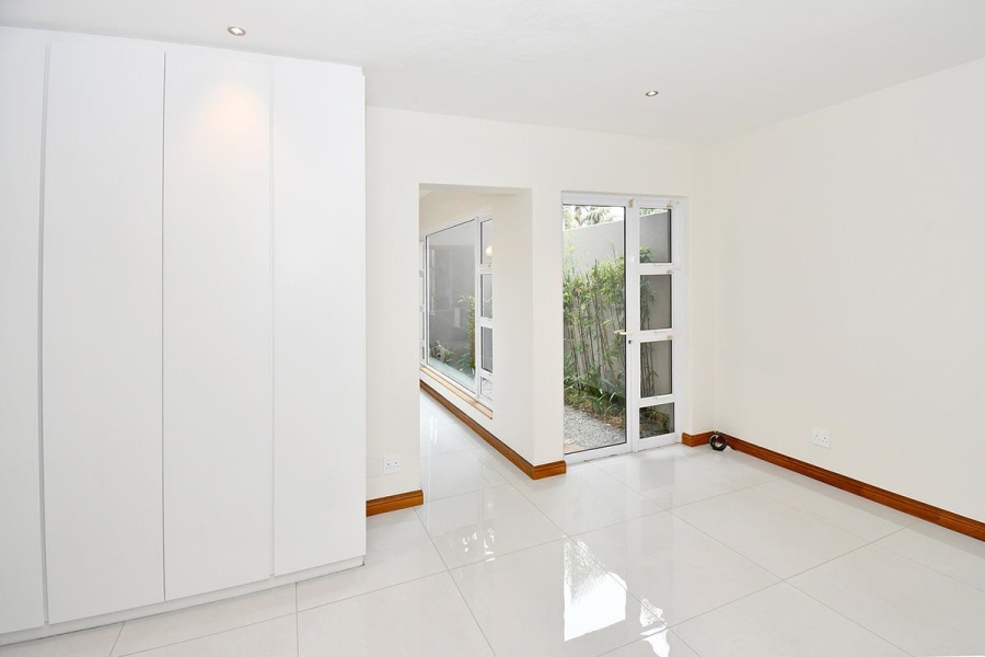 To Let 6 Bedroom Property for Rent in Sandhurst Gauteng