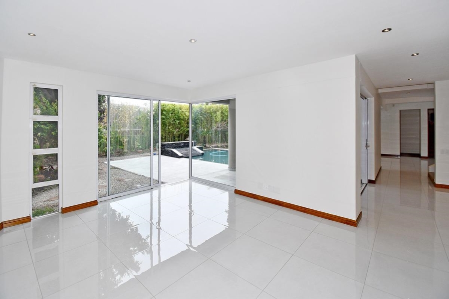 To Let 6 Bedroom Property for Rent in Sandhurst Gauteng