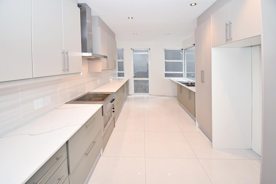 To Let 6 Bedroom Property for Rent in Sandhurst Gauteng