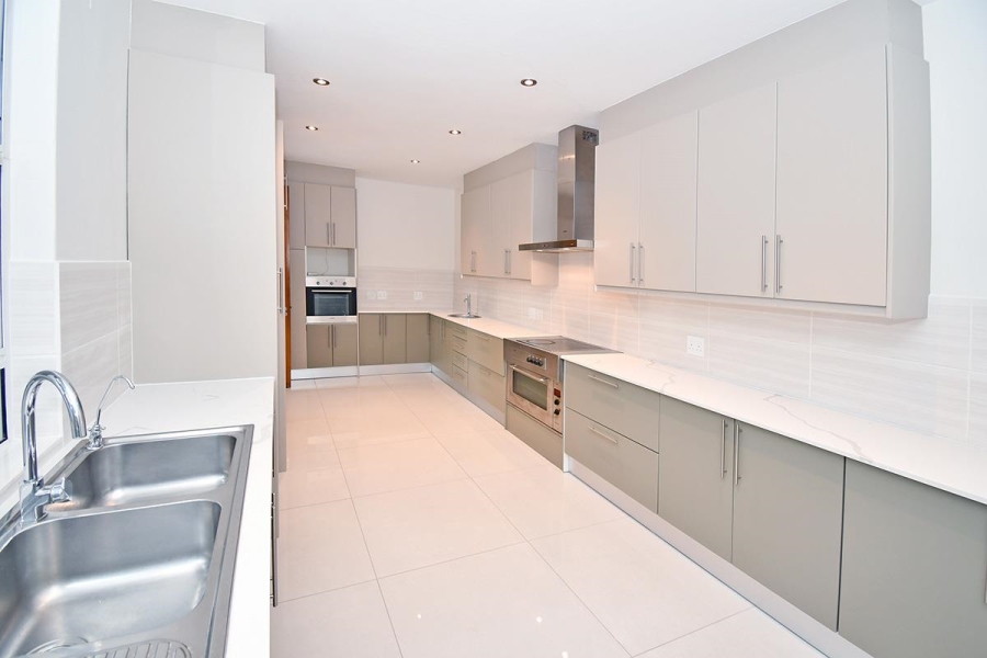 To Let 6 Bedroom Property for Rent in Sandhurst Gauteng