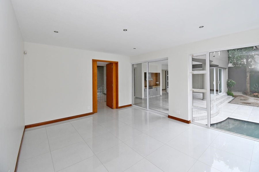 To Let 6 Bedroom Property for Rent in Sandhurst Gauteng