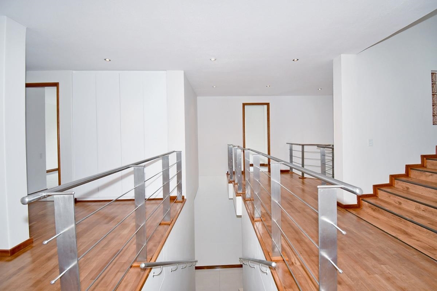 To Let 6 Bedroom Property for Rent in Sandhurst Gauteng