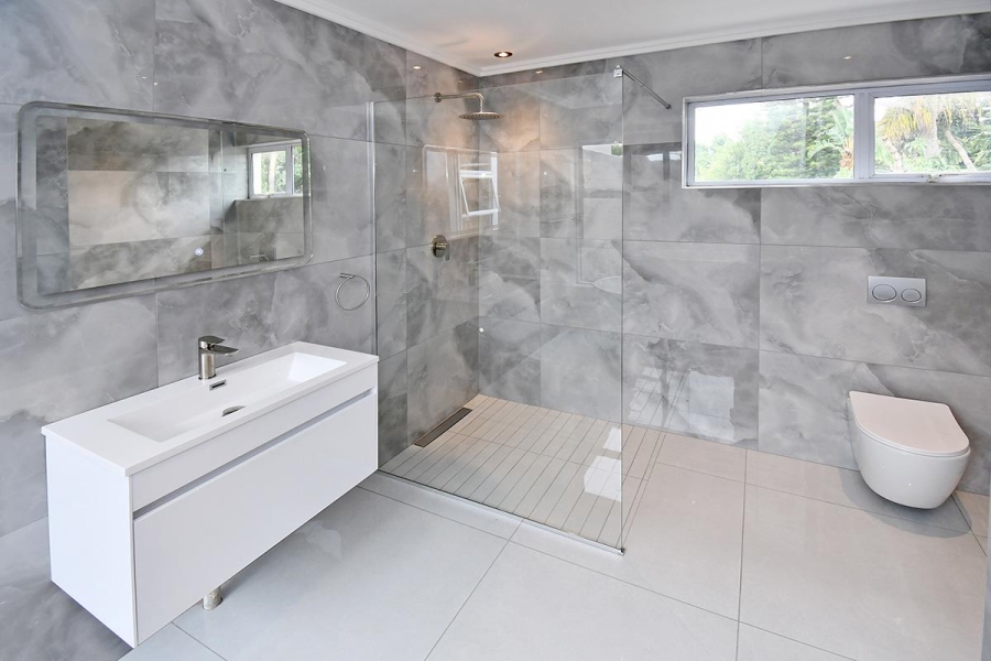 To Let 6 Bedroom Property for Rent in Sandhurst Gauteng