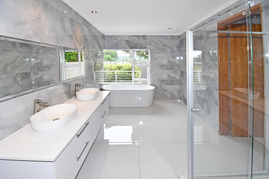 To Let 6 Bedroom Property for Rent in Sandhurst Gauteng