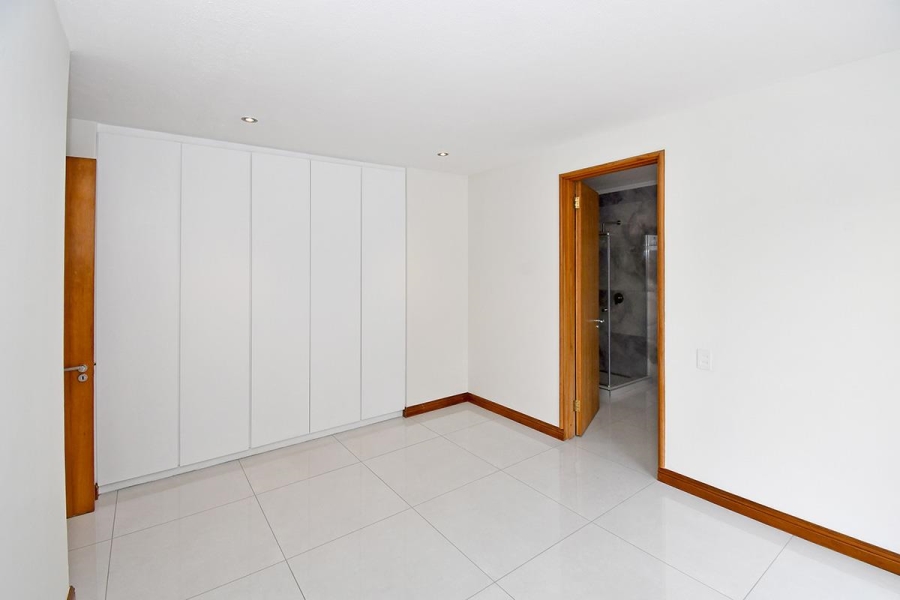 To Let 6 Bedroom Property for Rent in Sandhurst Gauteng