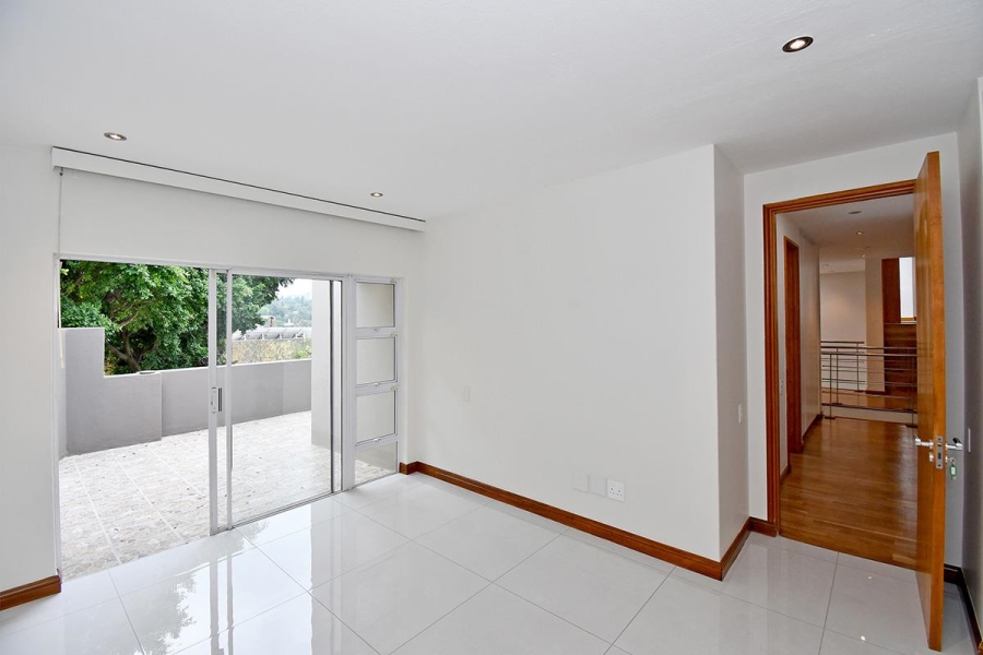 To Let 6 Bedroom Property for Rent in Sandhurst Gauteng