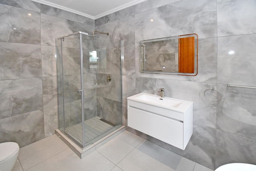 To Let 6 Bedroom Property for Rent in Sandhurst Gauteng