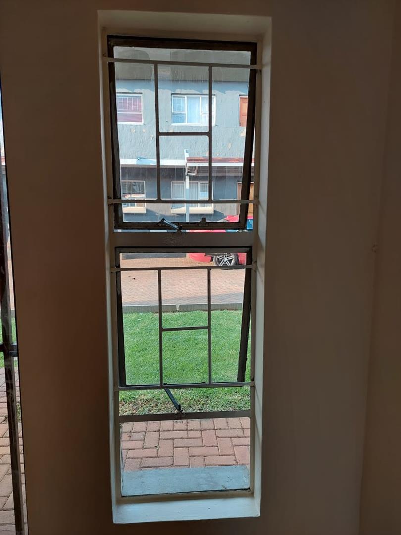 2 Bedroom Property for Sale in Pollak Park Gauteng