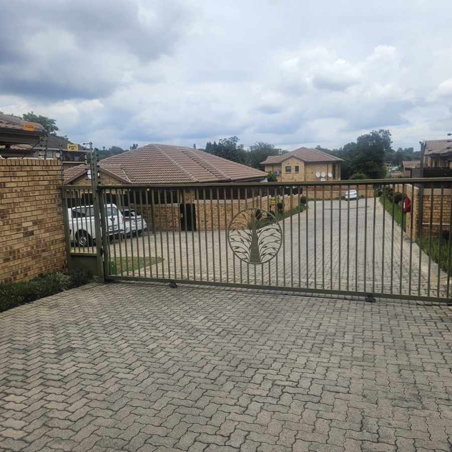 2 Bedroom Property for Sale in Ferndale Gauteng