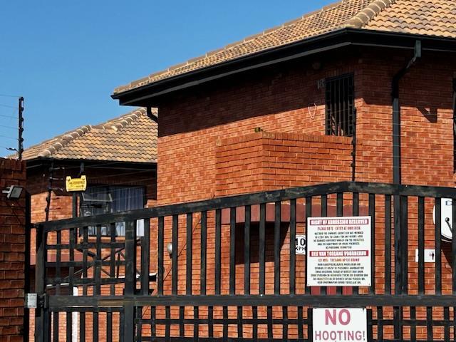 2 Bedroom Property for Sale in Florentia Gauteng