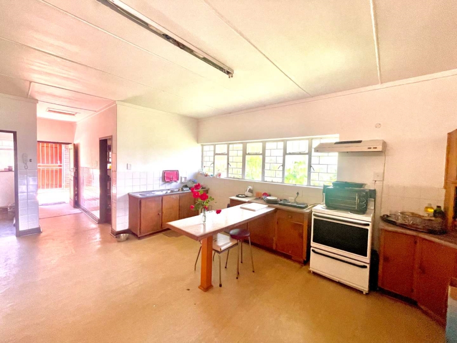 6 Bedroom Property for Sale in Muckleneuk Gauteng