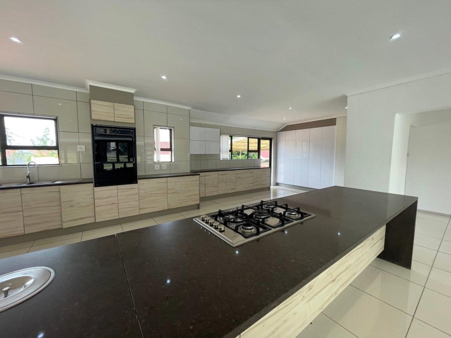 To Let 4 Bedroom Property for Rent in Florida Glen Gauteng