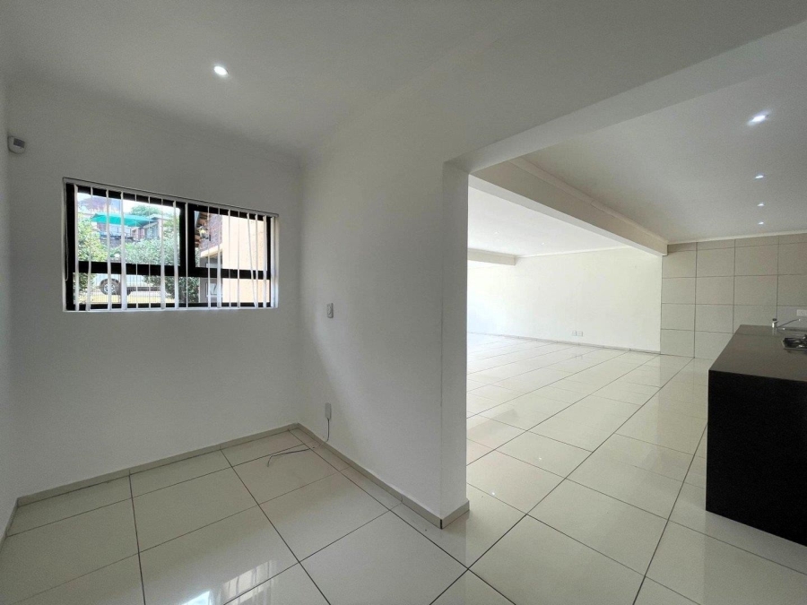 To Let 4 Bedroom Property for Rent in Florida Glen Gauteng