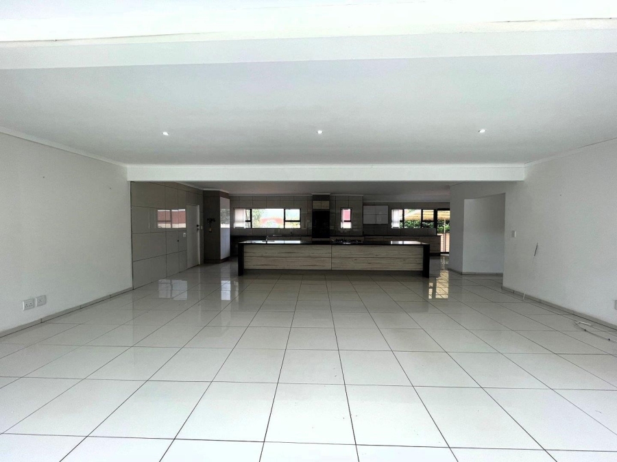 To Let 4 Bedroom Property for Rent in Florida Glen Gauteng
