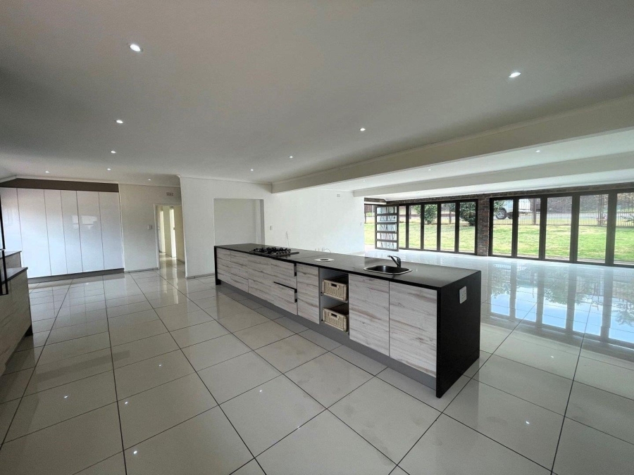 To Let 4 Bedroom Property for Rent in Florida Glen Gauteng