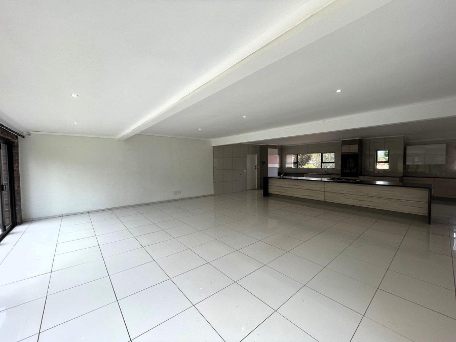 To Let 4 Bedroom Property for Rent in Florida Glen Gauteng