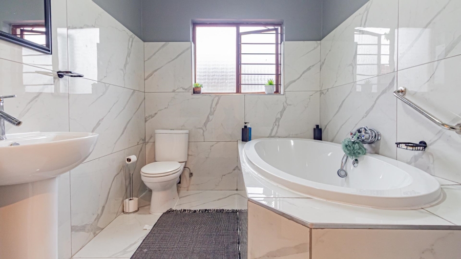 3 Bedroom Property for Sale in Fourways Gauteng