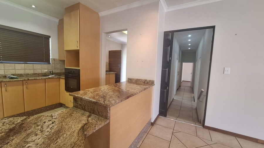 To Let 3 Bedroom Property for Rent in Northcliff Gauteng