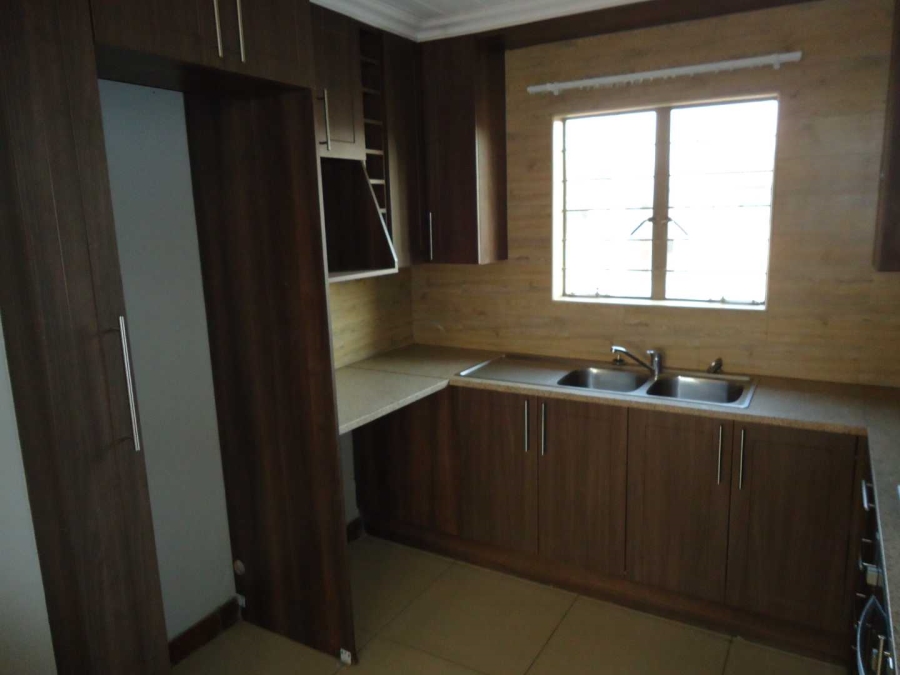 To Let 2 Bedroom Property for Rent in Andeon Gauteng