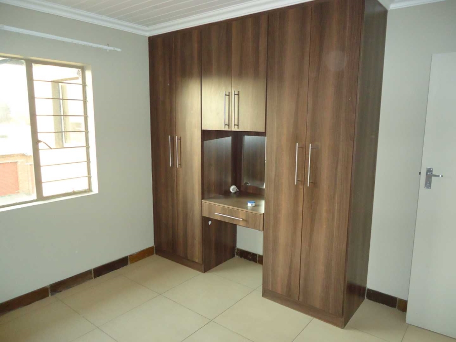 To Let 2 Bedroom Property for Rent in Andeon Gauteng