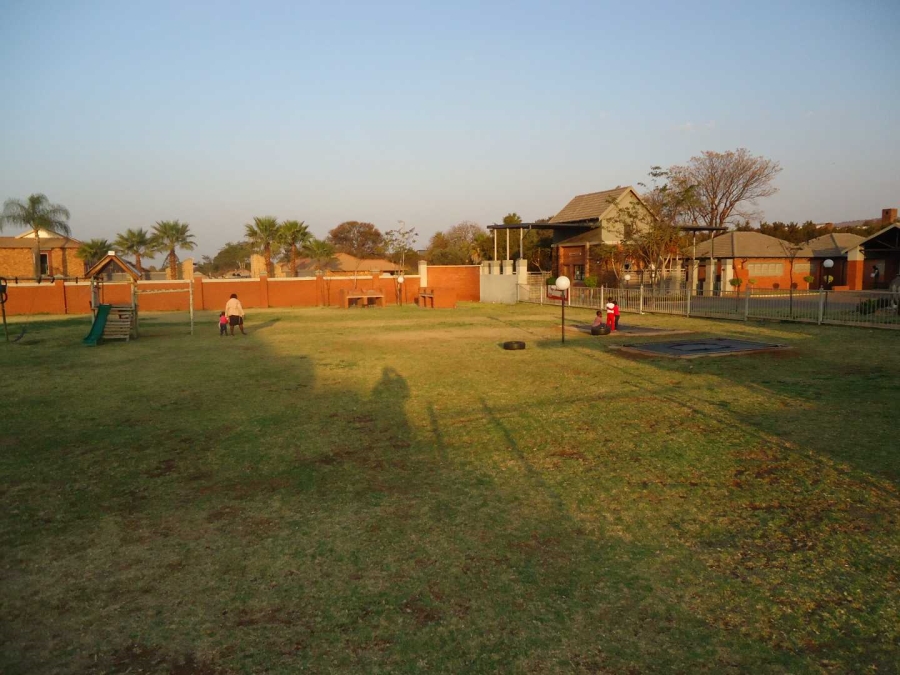 To Let 2 Bedroom Property for Rent in Andeon Gauteng