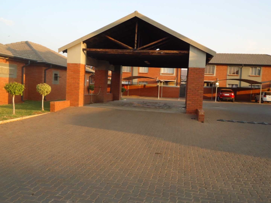 To Let 2 Bedroom Property for Rent in Andeon Gauteng