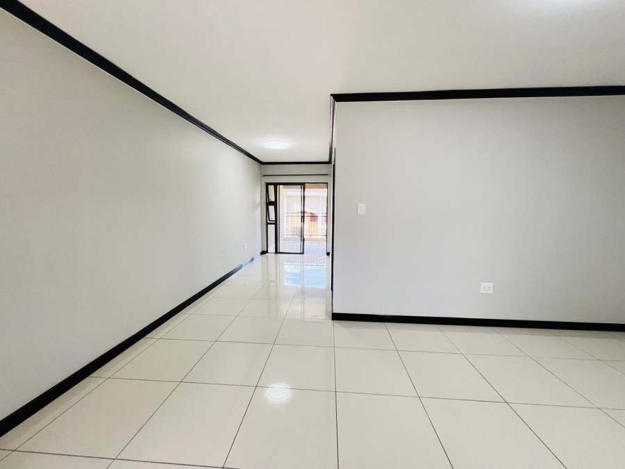 To Let 1 Bedroom Property for Rent in Fourways Gauteng