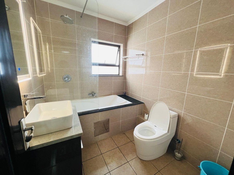 To Let 1 Bedroom Property for Rent in Fourways Gauteng