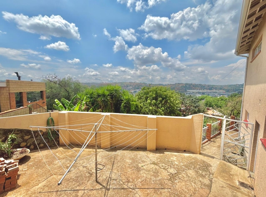 3 Bedroom Property for Sale in Glenvista Gauteng