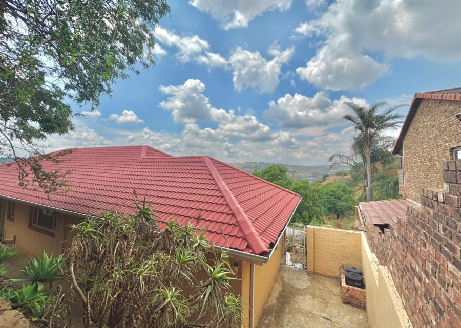 3 Bedroom Property for Sale in Glenvista Gauteng