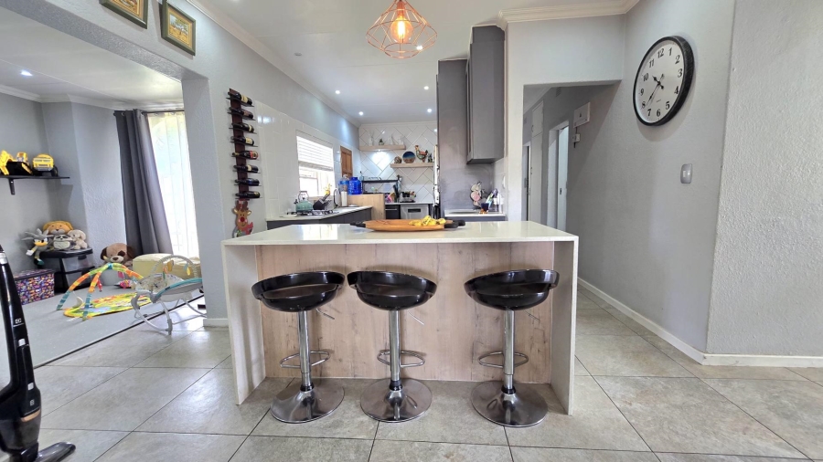 4 Bedroom Property for Sale in Verwoerdpark Gauteng