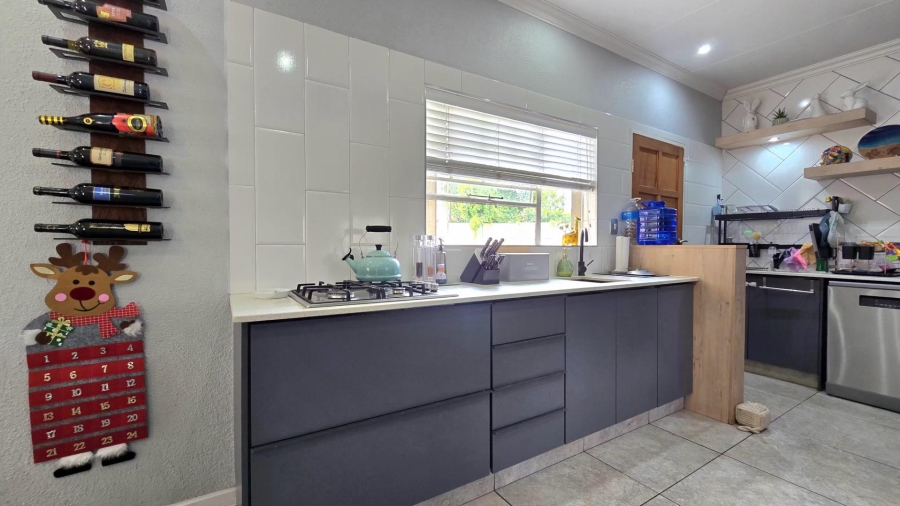 4 Bedroom Property for Sale in Verwoerdpark Gauteng