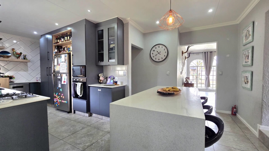 4 Bedroom Property for Sale in Verwoerdpark Gauteng