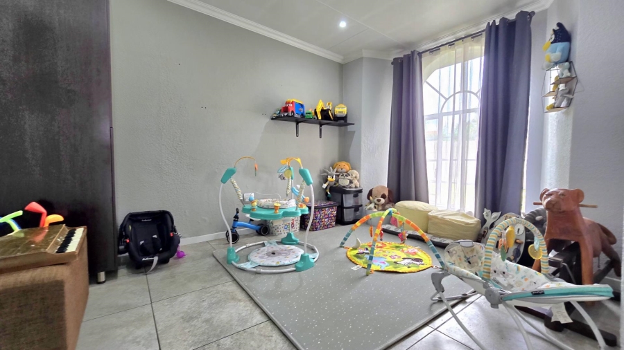 4 Bedroom Property for Sale in Verwoerdpark Gauteng