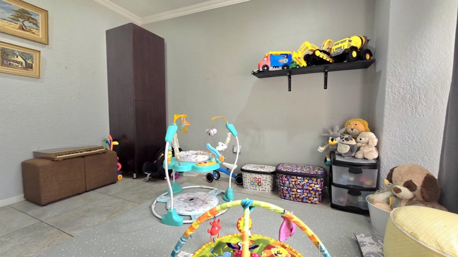 4 Bedroom Property for Sale in Verwoerdpark Gauteng