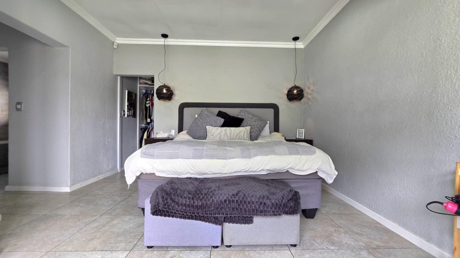 4 Bedroom Property for Sale in Verwoerdpark Gauteng