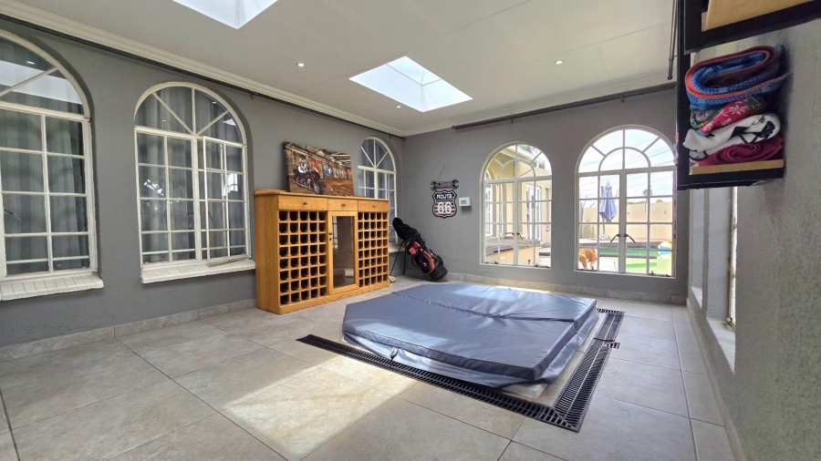 4 Bedroom Property for Sale in Verwoerdpark Gauteng