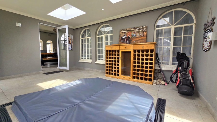 4 Bedroom Property for Sale in Verwoerdpark Gauteng